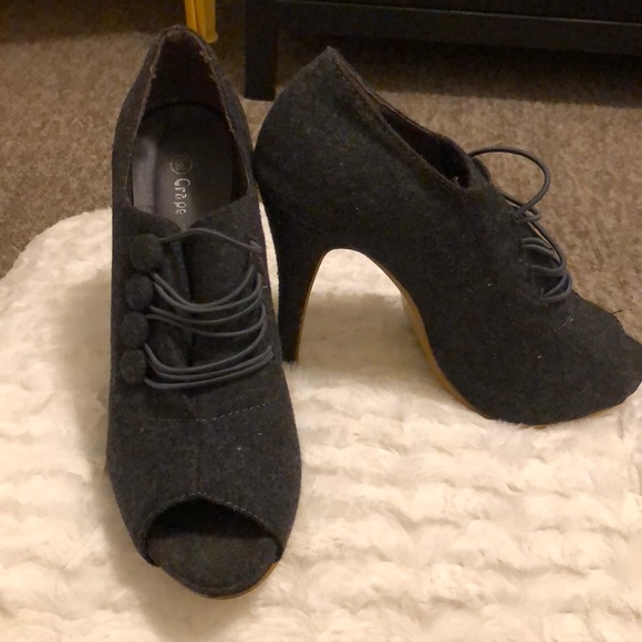 Heels - Picture 2 of 2